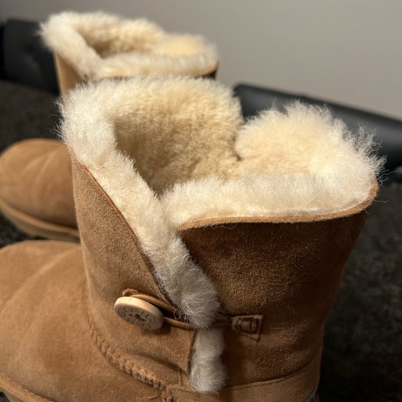 UGG Bailey Button II Shearling Boot - Picture 10 of 13